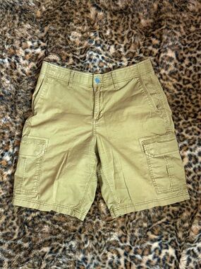 George Cargo Shorts in Olive